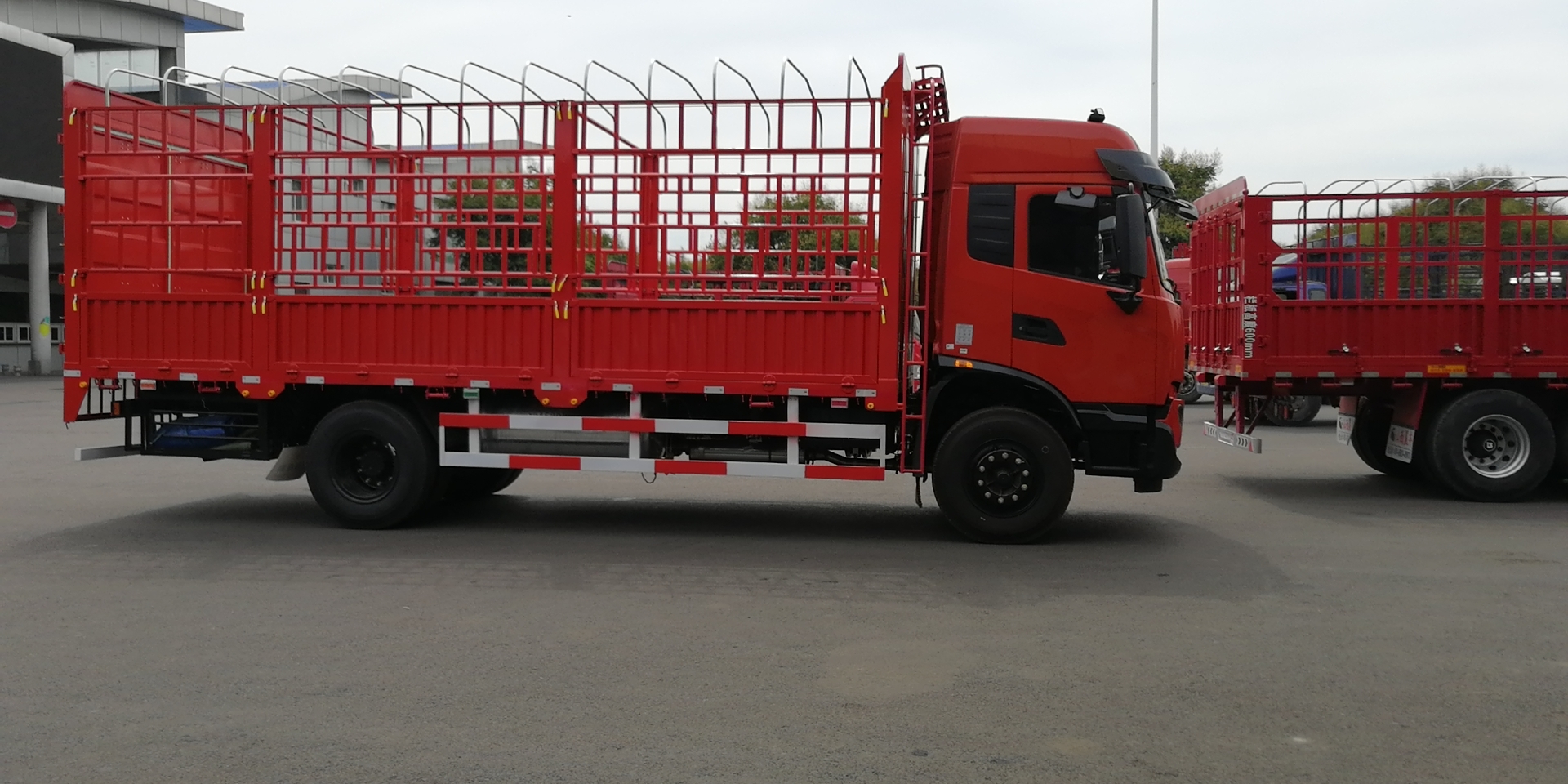 8米单排栏板载货车(dfh1180e3)