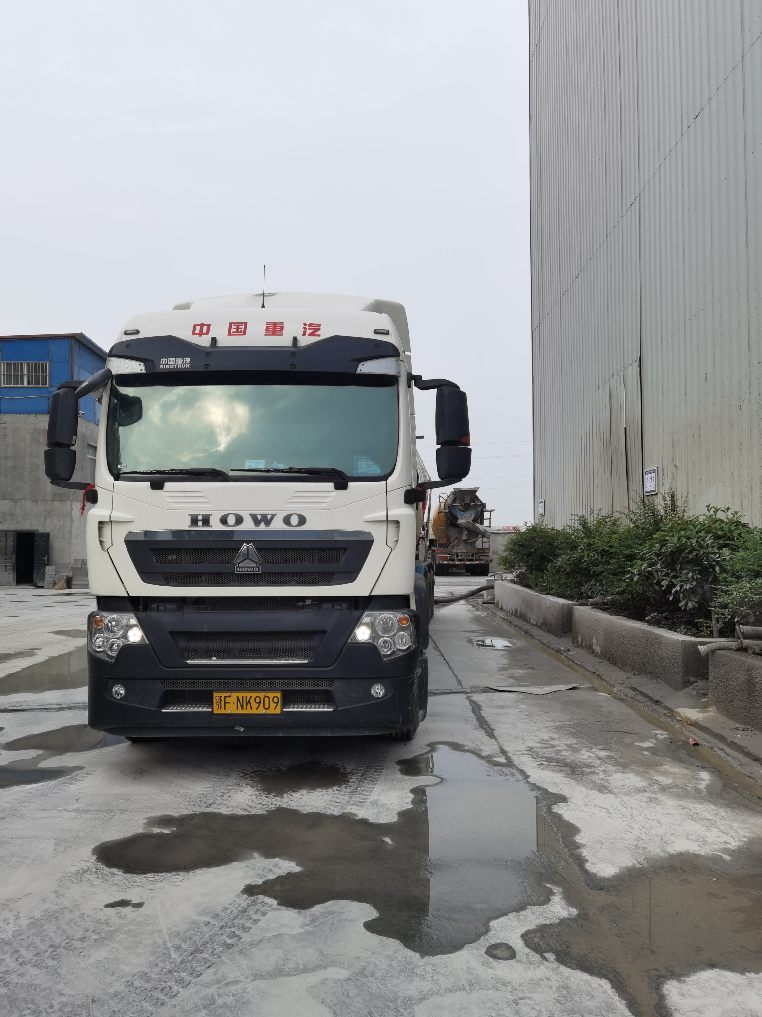 中国重汽 howo tx重卡 460马力 6x4 牵引车(h653前桥(zz4257v324ge1)