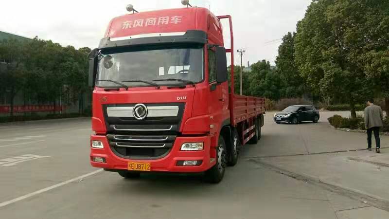 东风新疆 畅行 220马力 6x2 6.8米厢式载货车(dfv5250xxygd5d)