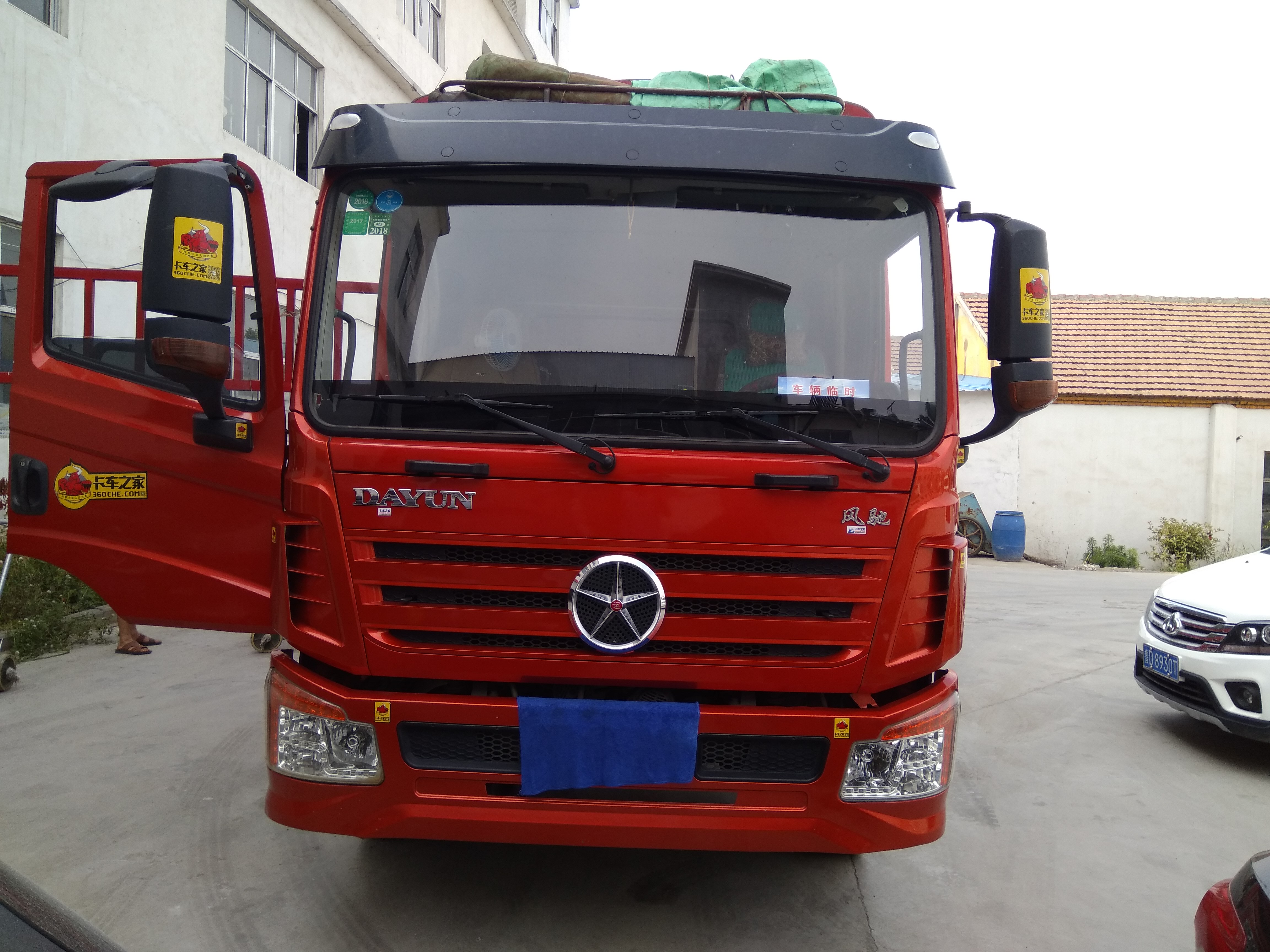 大运风驰重卡160马力4x2载货车底盘cgc5161xxyd4uaa