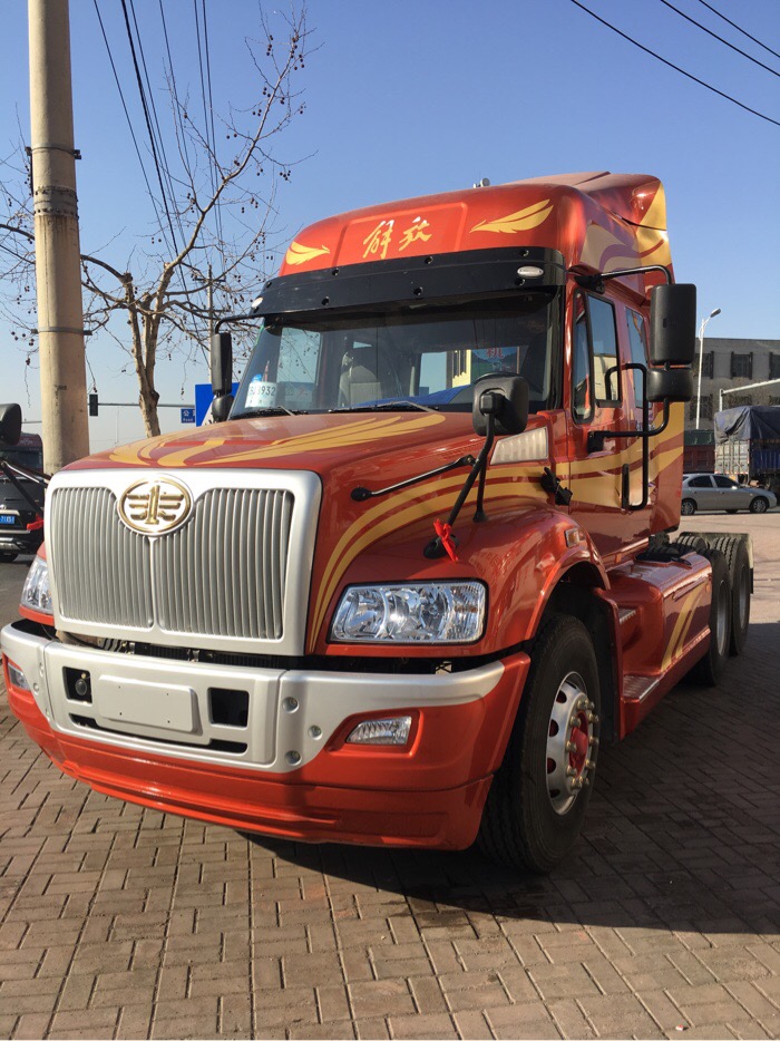 一汽柳特安捷l5r重卡轻量化350马力6x4长头牵引车ca4255k2e5r5t1a92