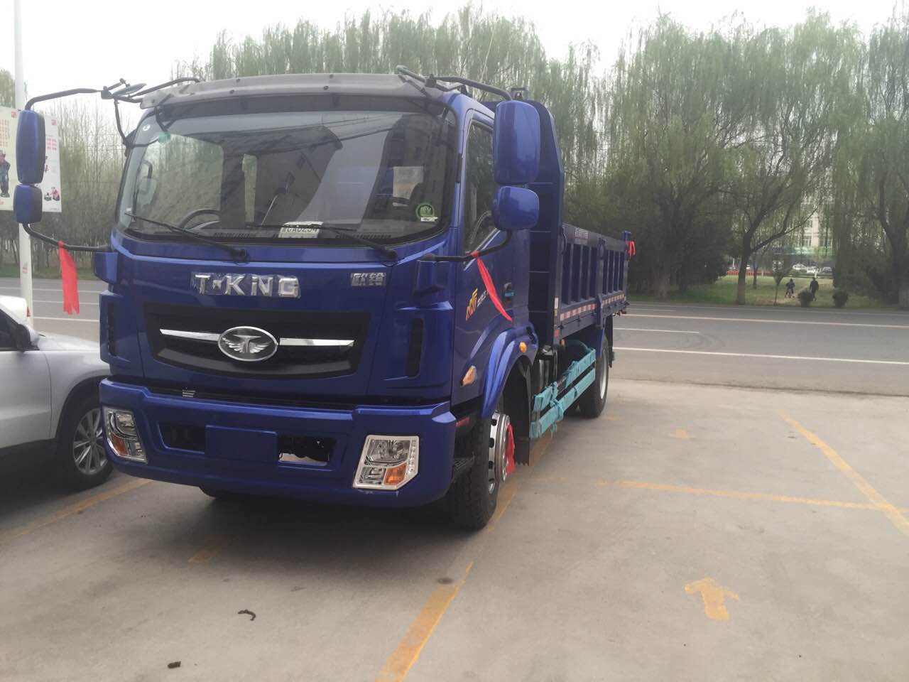 唐骏欧铃金刚王102马力35米自卸车zb3040kpd5v