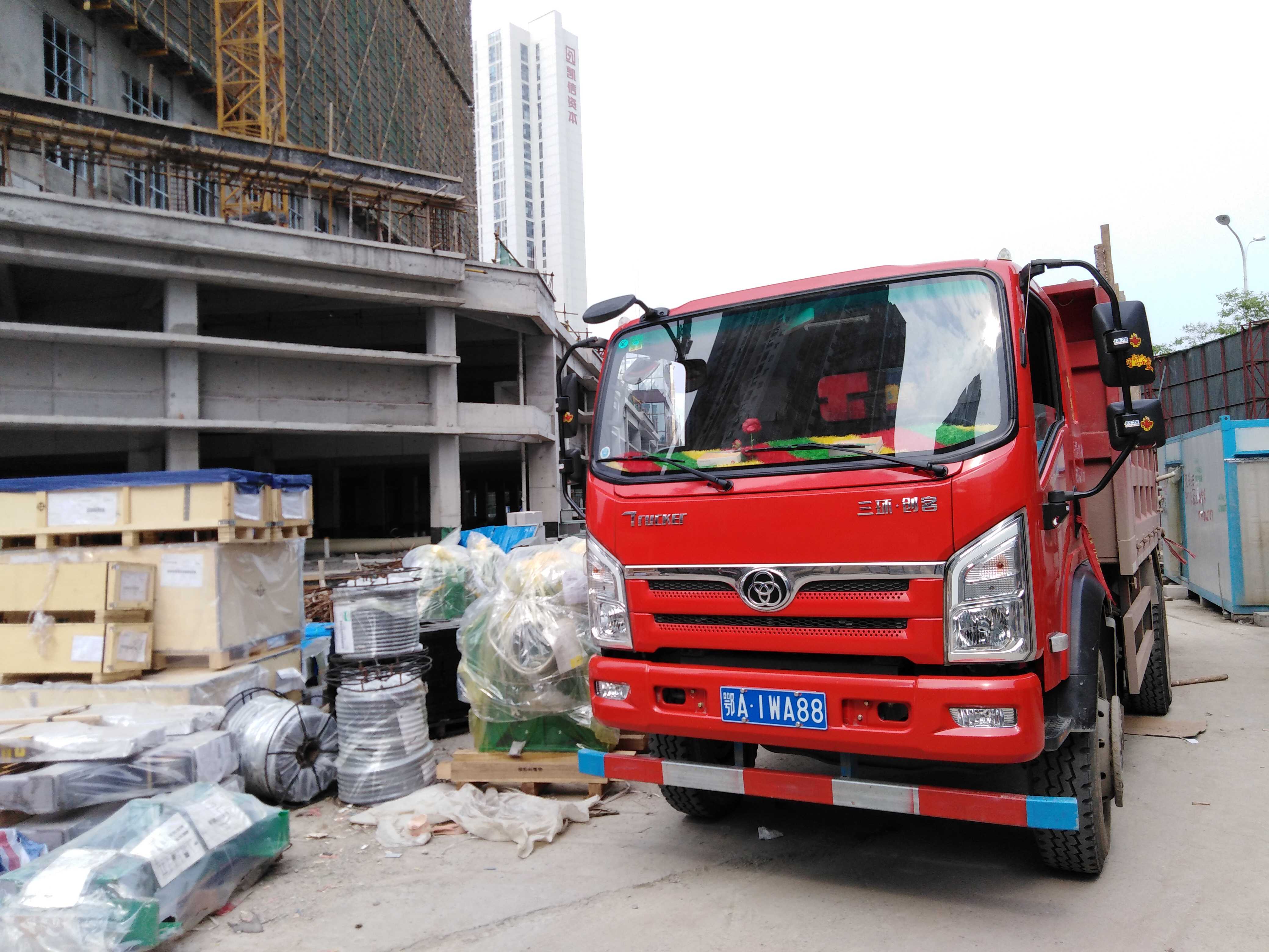 三环十通 t3创客 160马力 4x2 6.2米自卸车(stq3182l10y2n5)