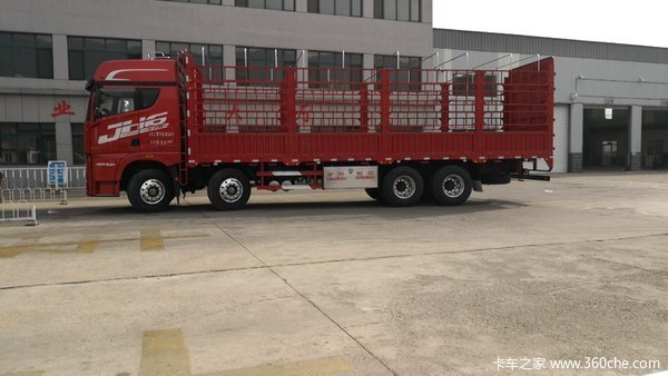 青岛解放 JH6重卡 400马力 8X4 9.5米载货车(CA1310P25K2L7T4E5A80)口碑