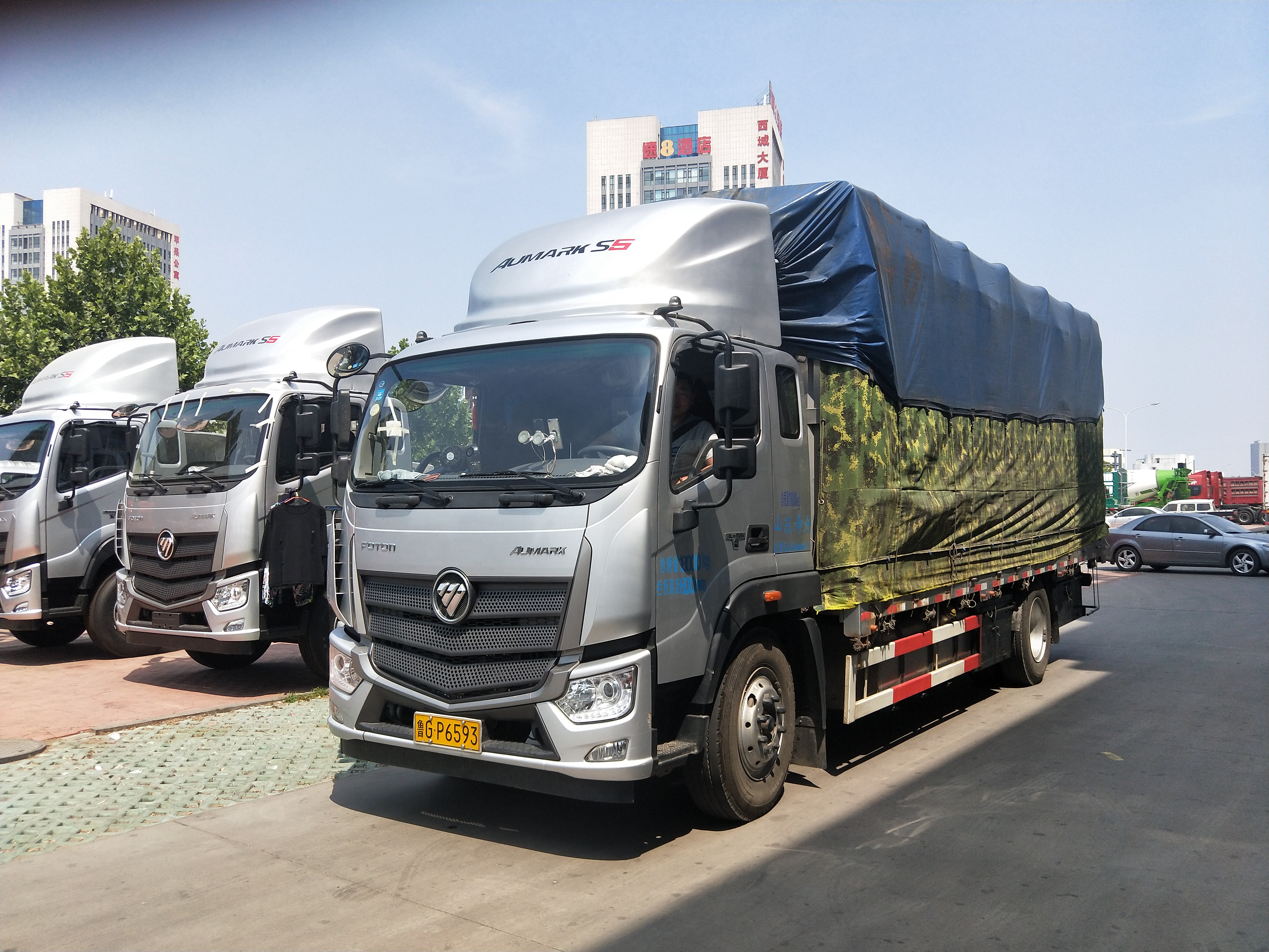 福田欧航r系185马力68米栏板载货车8挡bj1186vkpfka1