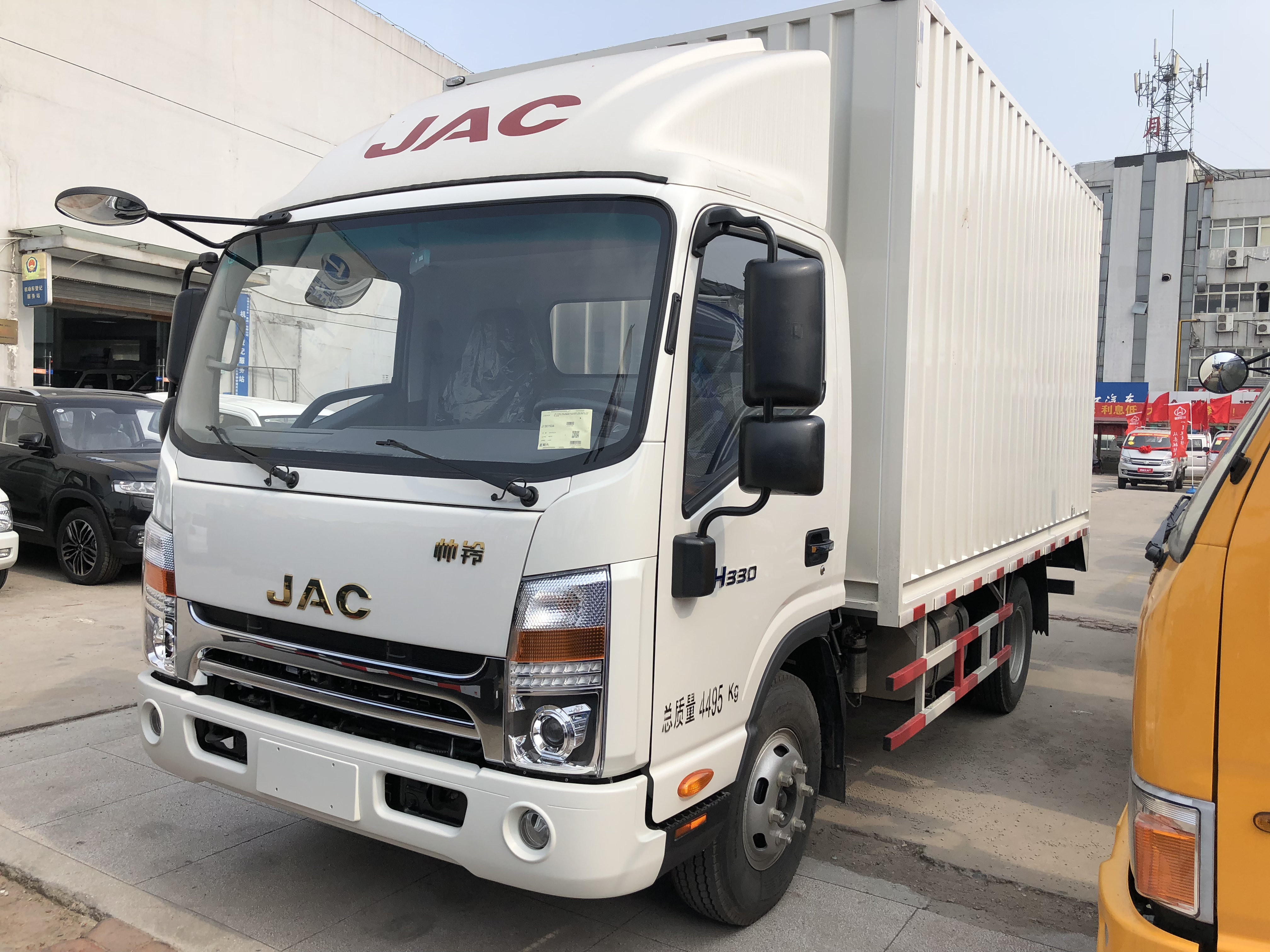 江淮帅铃q6120马力412米单排厢式轻卡hfc5043xxyp71k2c2v