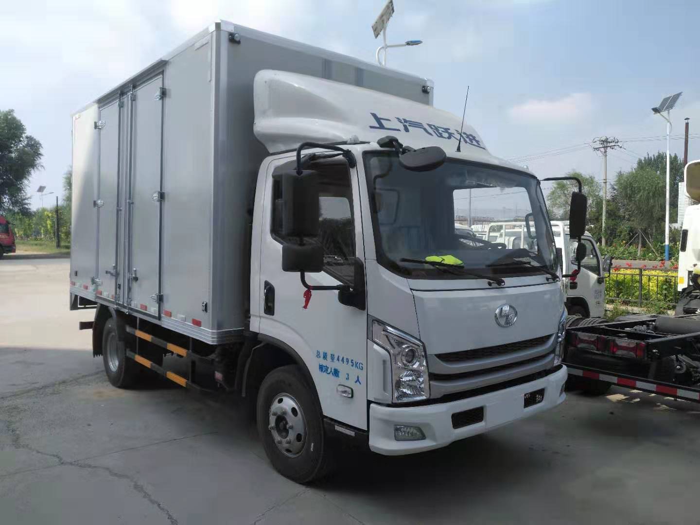 跃进超越c500plus33156马力417米单排厢式轻卡sh5042xxyzfddwz