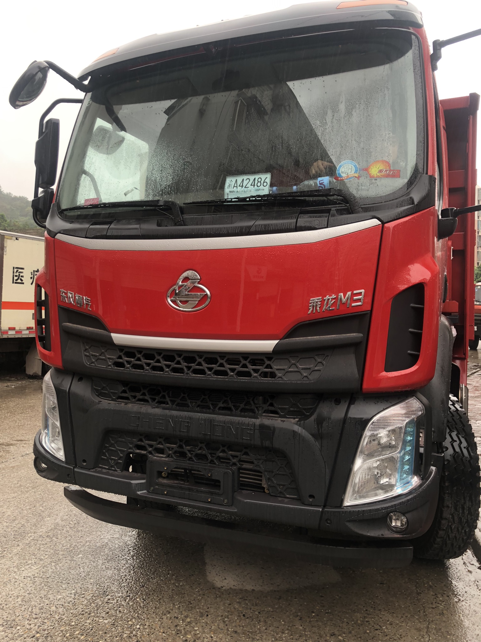 东风柳汽 新乘龙m3 200马力 6x2 5米自卸车(10挡)(lz3210m3cb)口碑