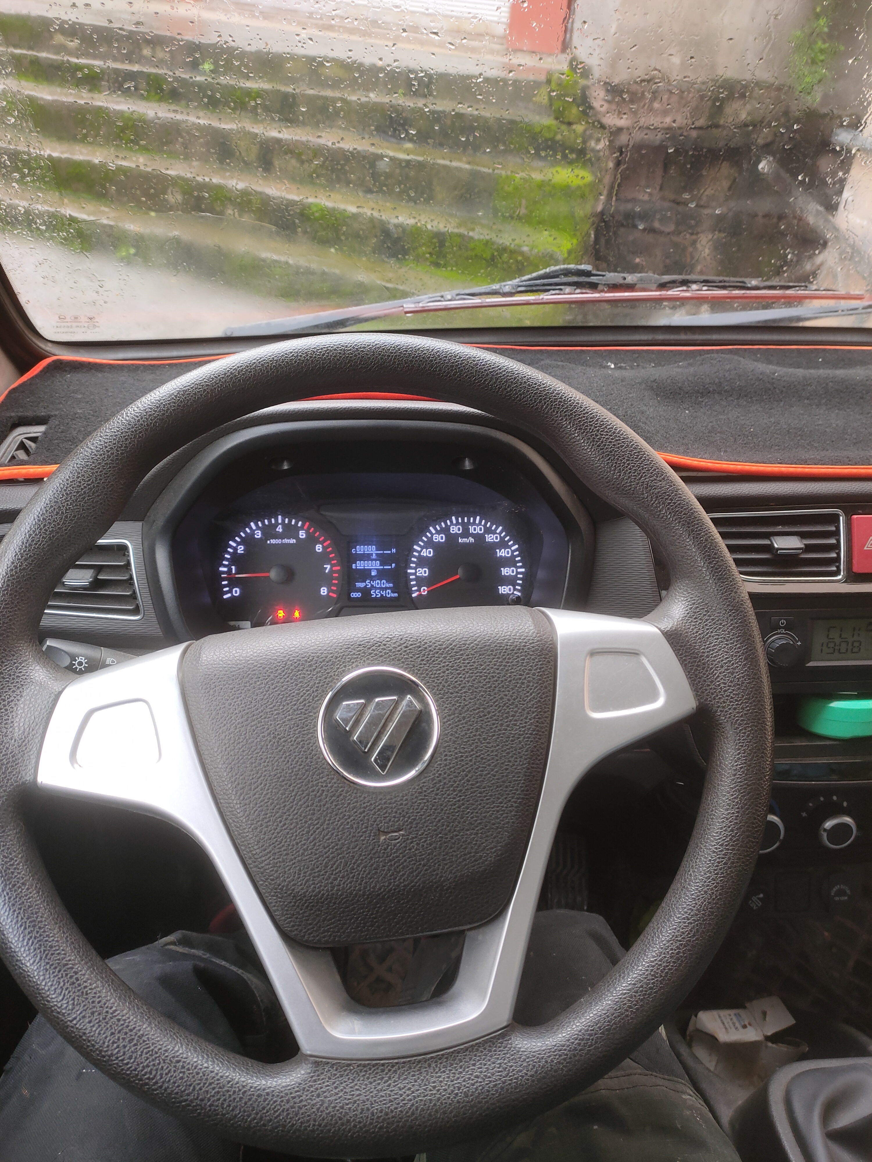 福田 祥菱m2 1.5l 112马力 汽油 3.