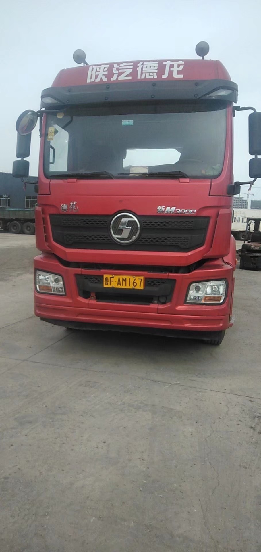 陕汽 德龙M3000重卡 340马力 6X4 牵引车(SX4255NT324)口碑