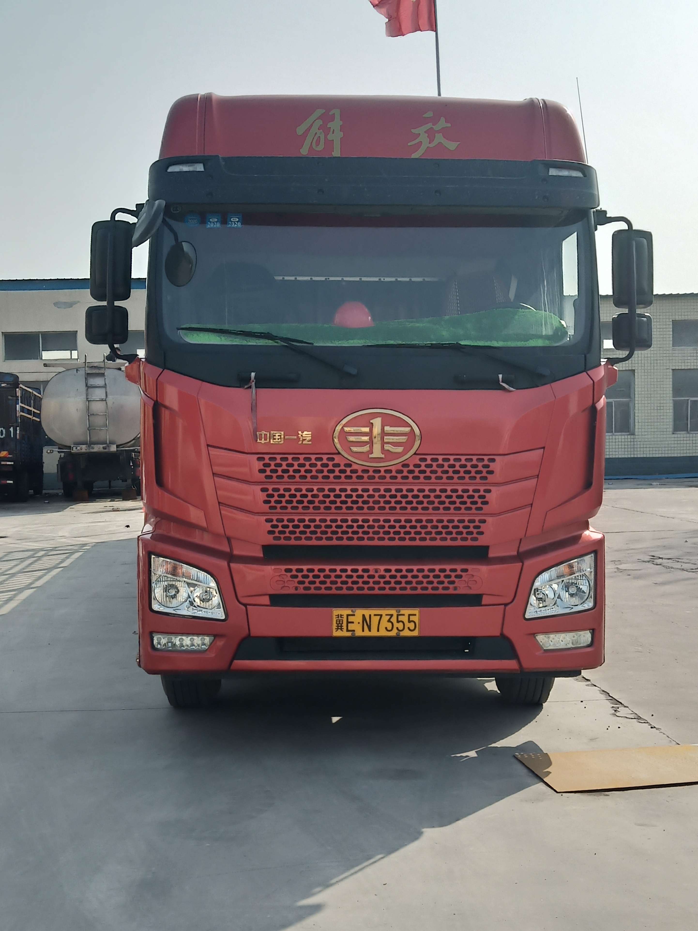 青岛解放 jh6重卡 420马力 4x2牵引车(ca4180p25k24e5)口碑