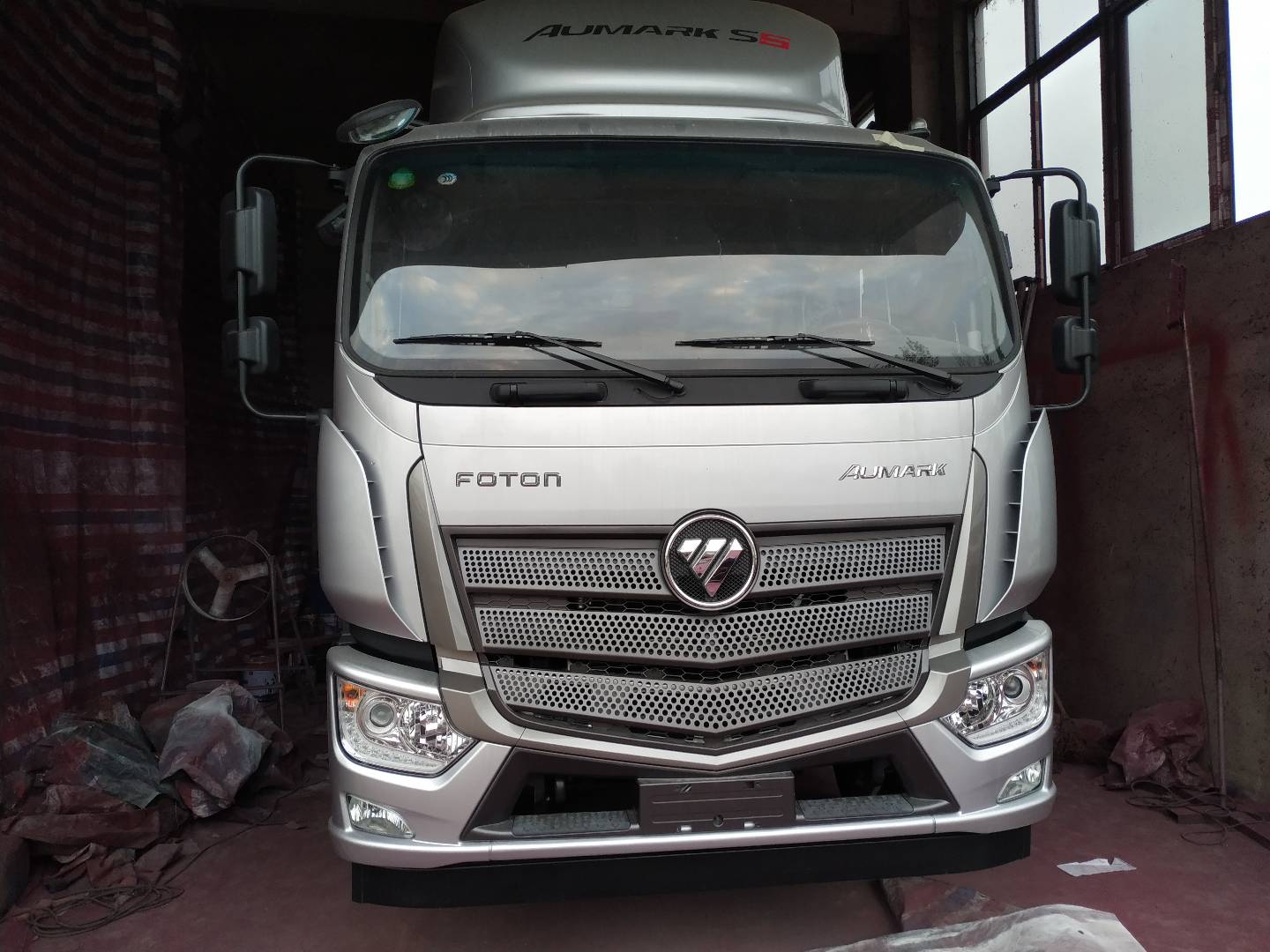 福田 欧航R系(欧马可S5) 220马力 6.8米排半仓栅式载货车(国六)(高顶)(BJ5186CCY-1M)口碑