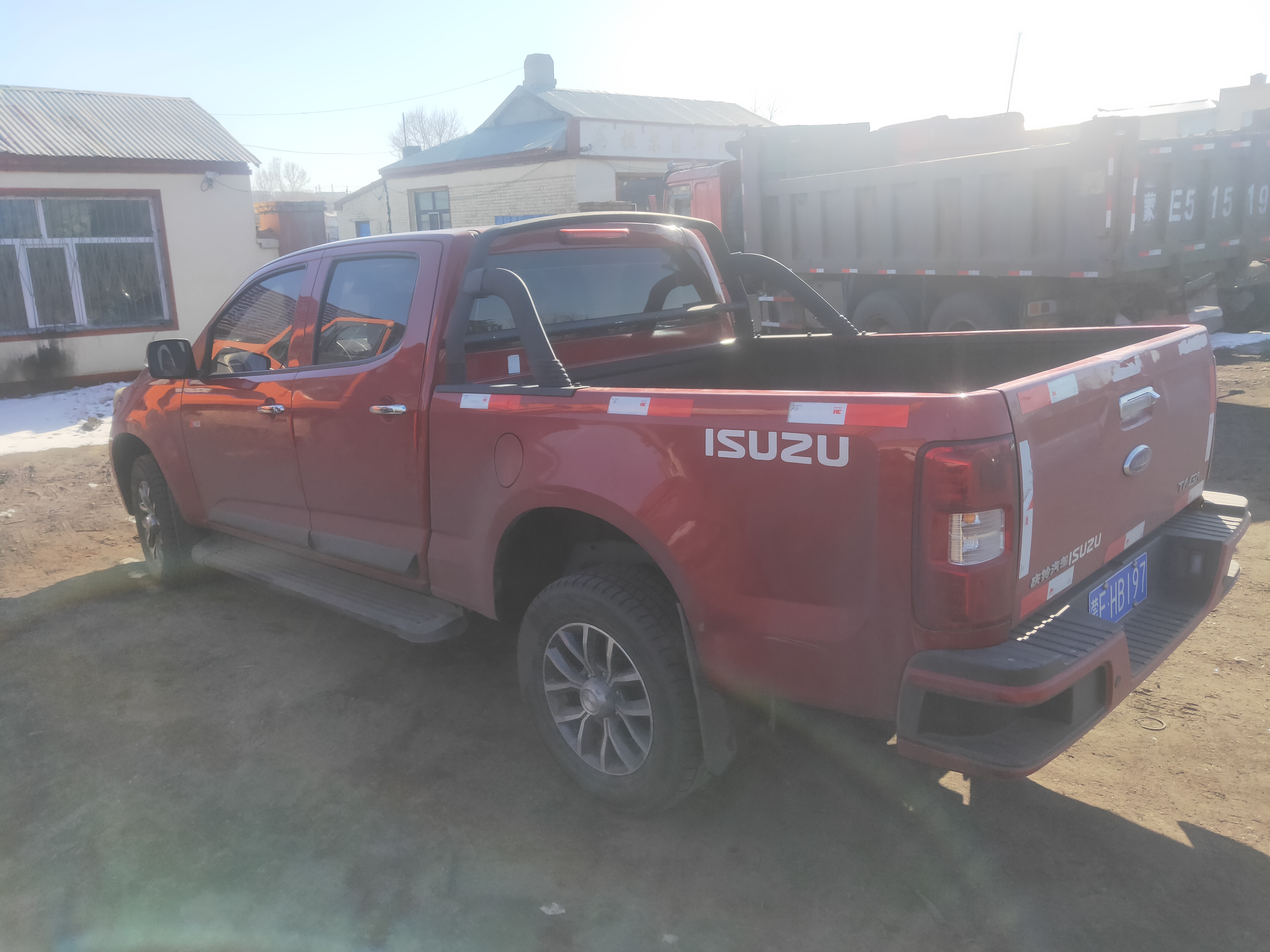 庆铃五十铃达咖taga运动版30t柴油131马力四驱双排皮卡