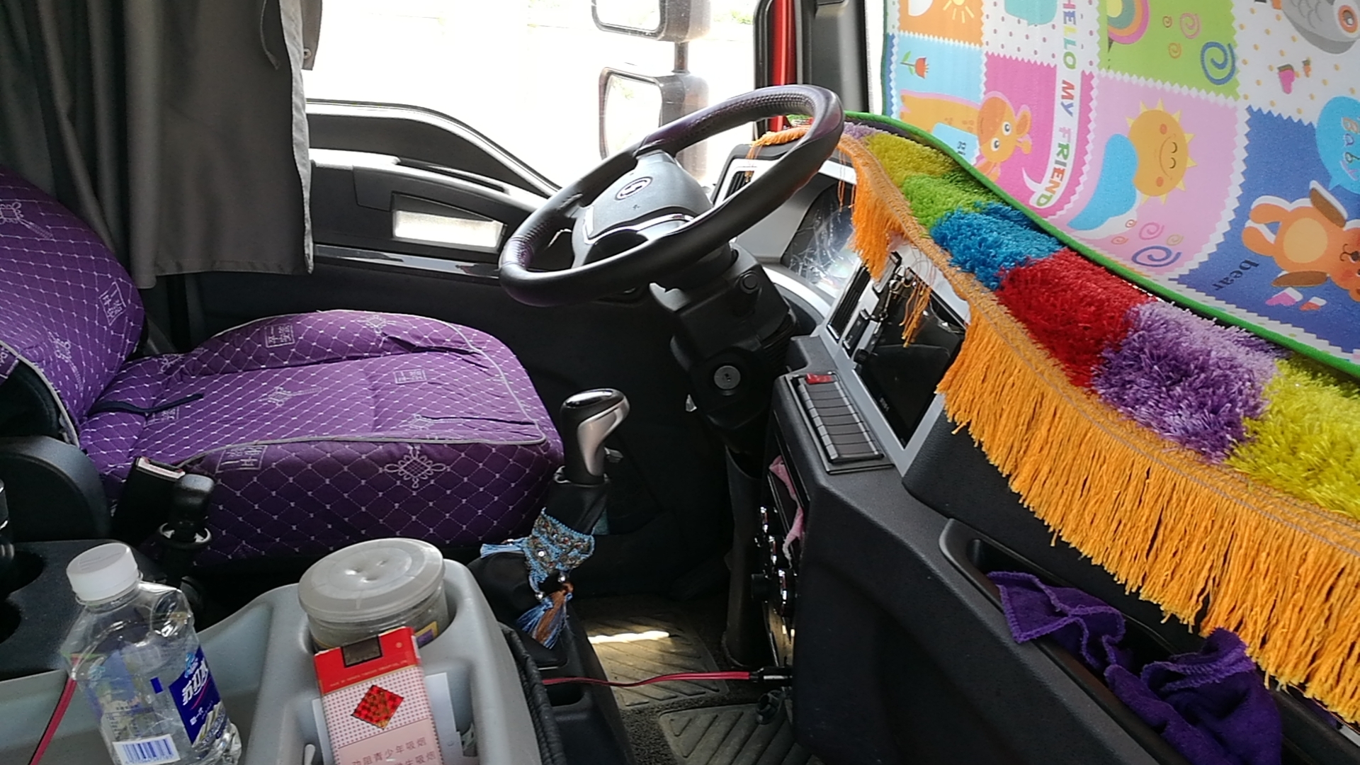 陕汽重卡德龙l3000旗舰版220马力4x2675米栏板载货车sx1180la12