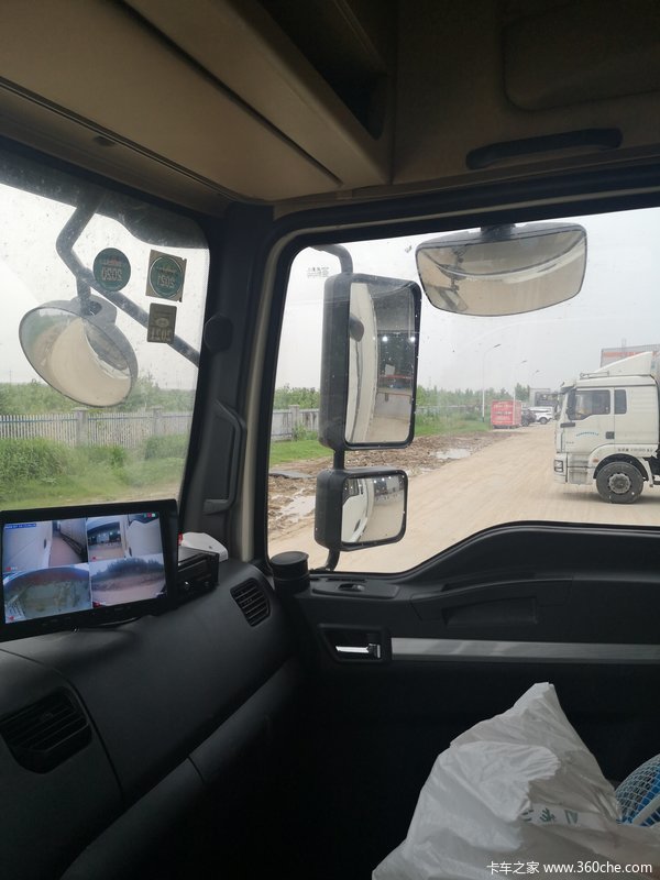陕汽商用车 轩德X3重卡 复合版 220马力 6X2 7.8米厢式载货车(SX5250XXYMP4)口碑