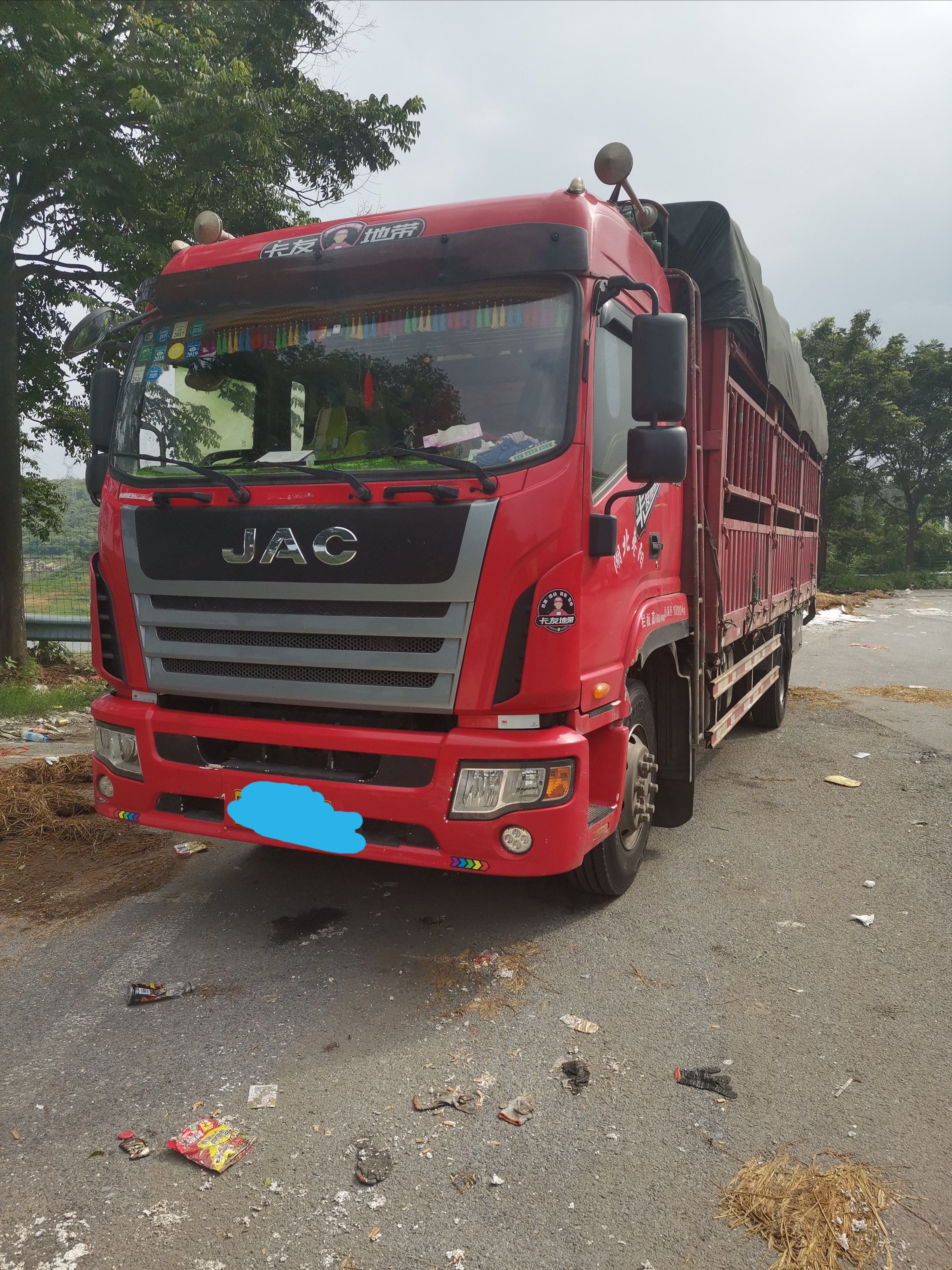 江淮格尔发k6l中卡190马力4x2677米仓栅式载货车hfc5161ccyp3k2a50s5v