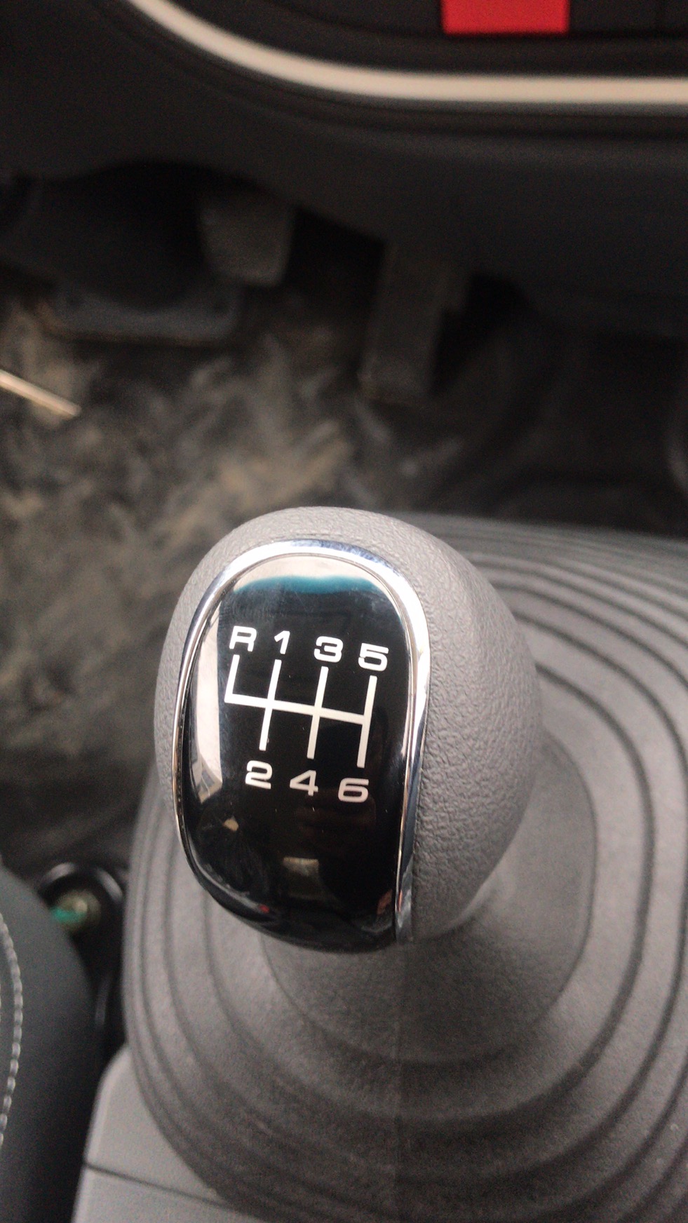 陕汽轻卡德龙k3000舒适型130马力418米单排厢式轻卡ytq5040xxykh331