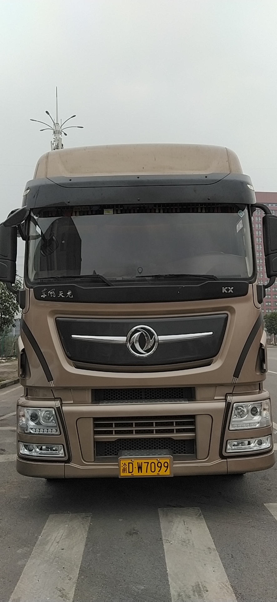 东风商用车 天龙旗舰kx 480马力 6x4 amt自动挡牵引车(dfh4250c2)