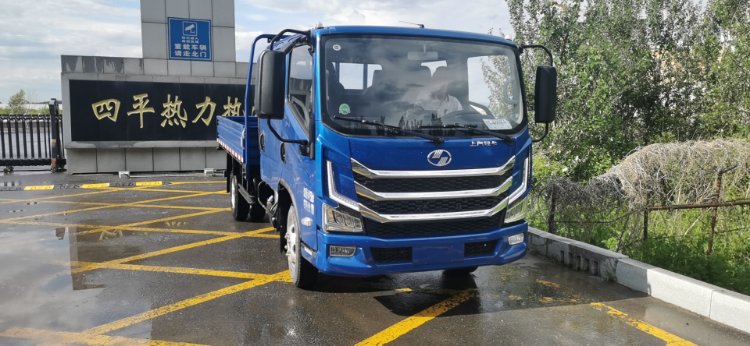 跃进快运h300150马力312米amt自动挡双排厢式轻卡国六sh5043xxyzfdcms