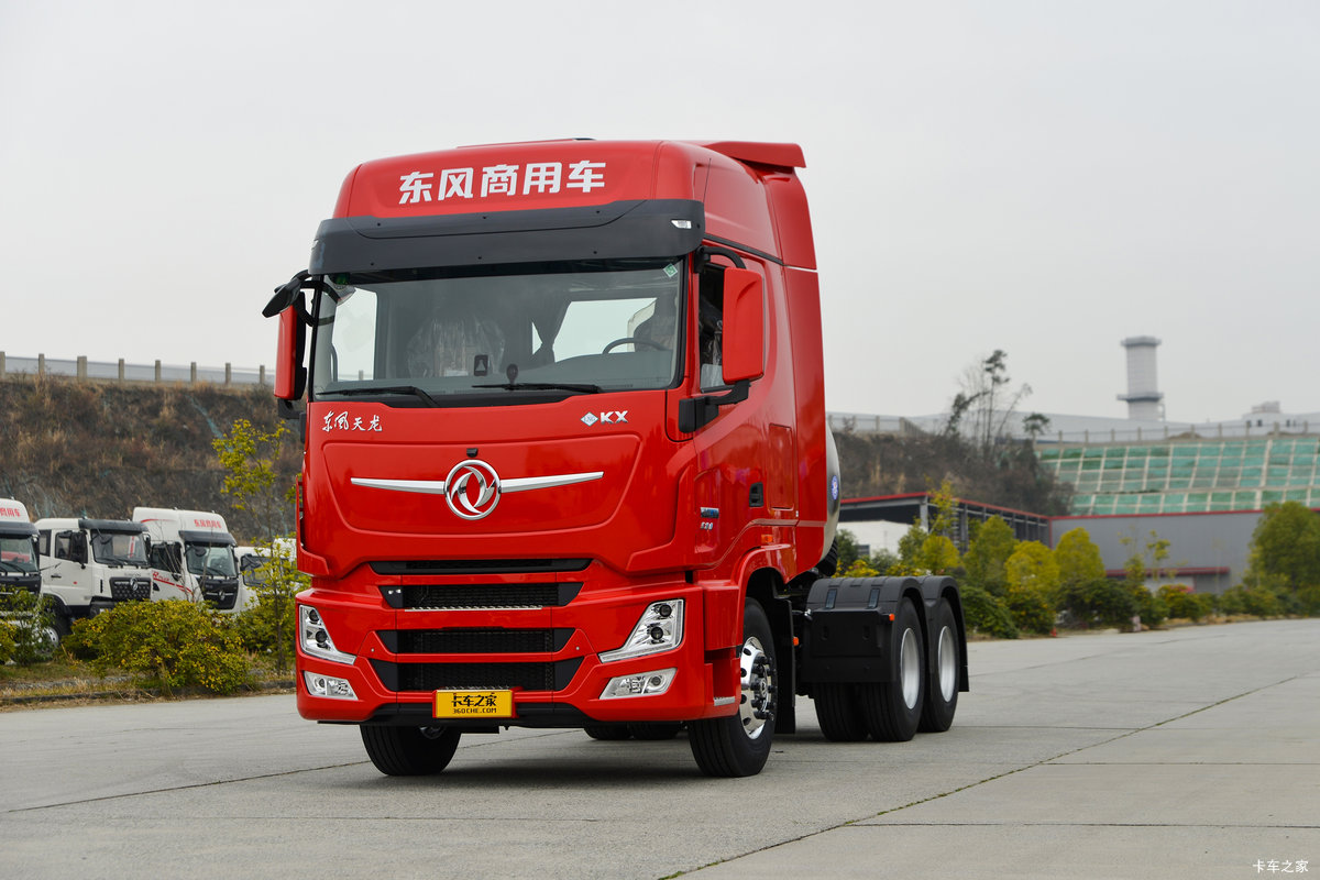 天龙旗舰KX 580马力 LNG牵引车