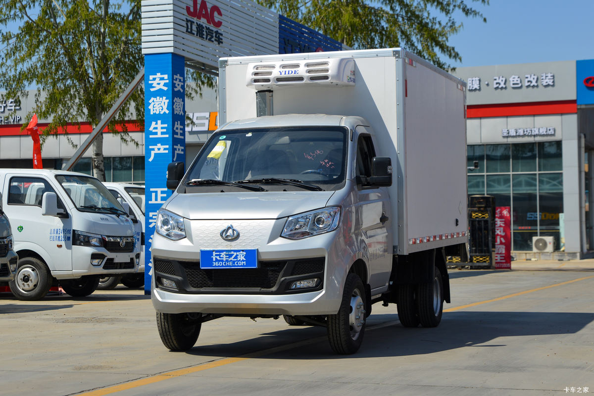 长安跨越王X1 122马力 2.96米冷藏车