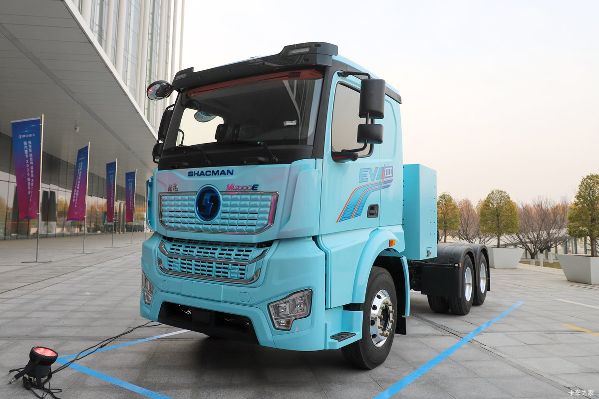 陕汽德龙M5000E 6X4 纯电动牵引车 陕汽德龙M5000E 6X4 纯电动牵引车