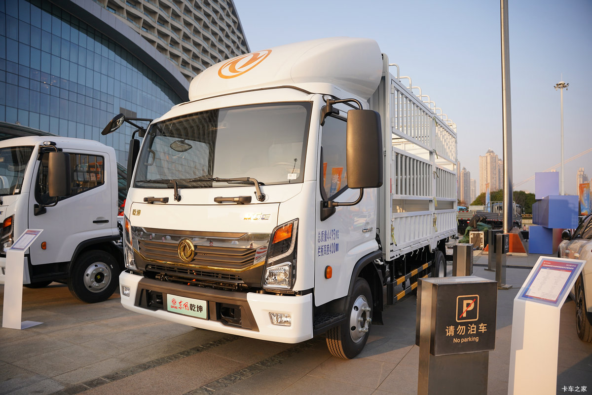 东风乾坤K6E 4.11米单排纯电动仓栅式轻卡 东风乾坤K6E 4.11米单排纯电动仓栅式轻卡