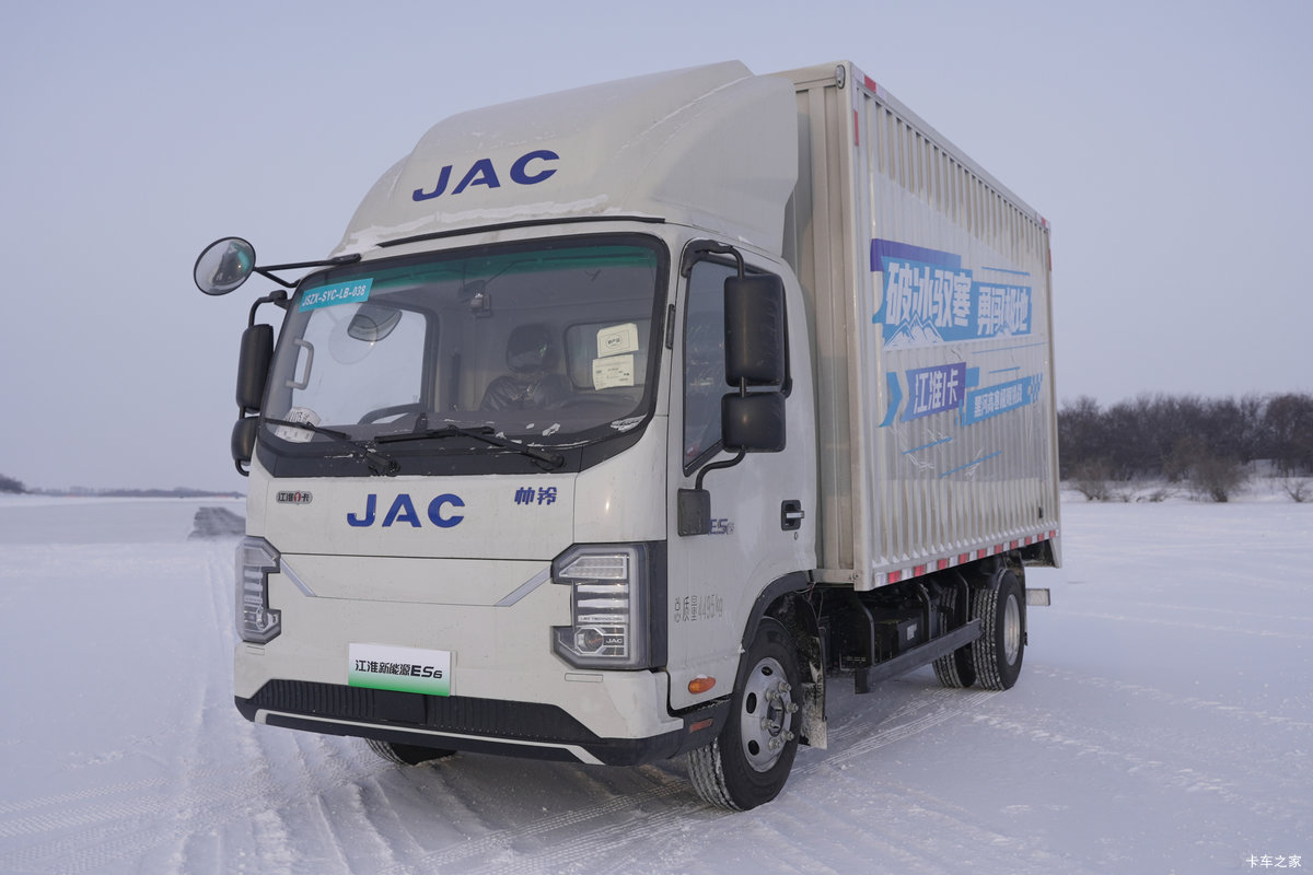 江淮帅铃ES6 4.15米纯电动厢式轻卡 100.46kWh