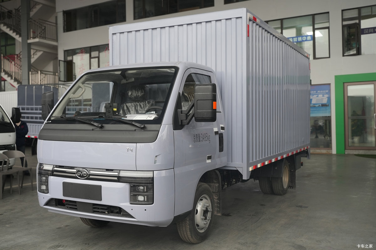 比亚迪T4 3.7米纯电动厢式轻卡 62.36kWh