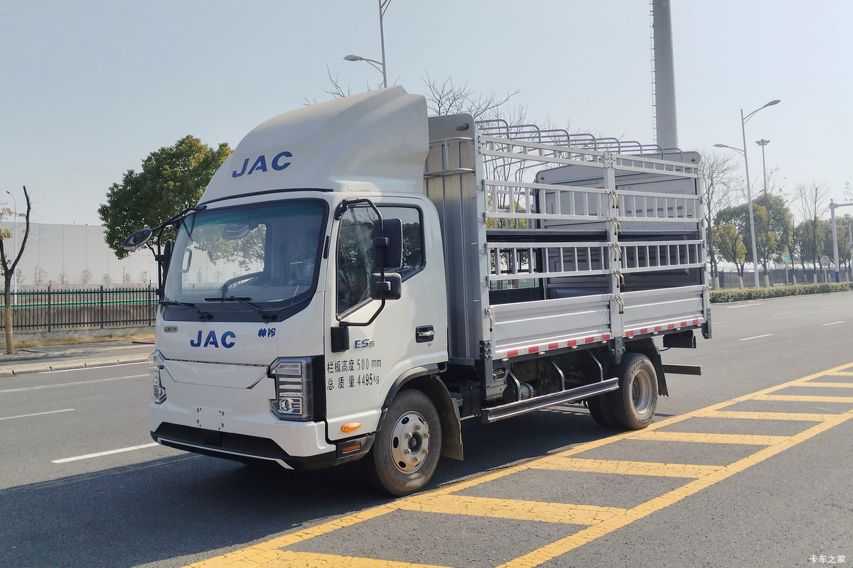 江淮 帅铃ES6 4.15米纯电动仓栅式轻卡100.46kWh