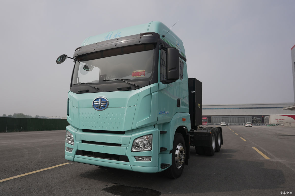 解放JH6 6X4 纯电动牵引车 宁德时代400kWh 解放JH6 6X4 纯电动牵引车 宁德时代400kWh