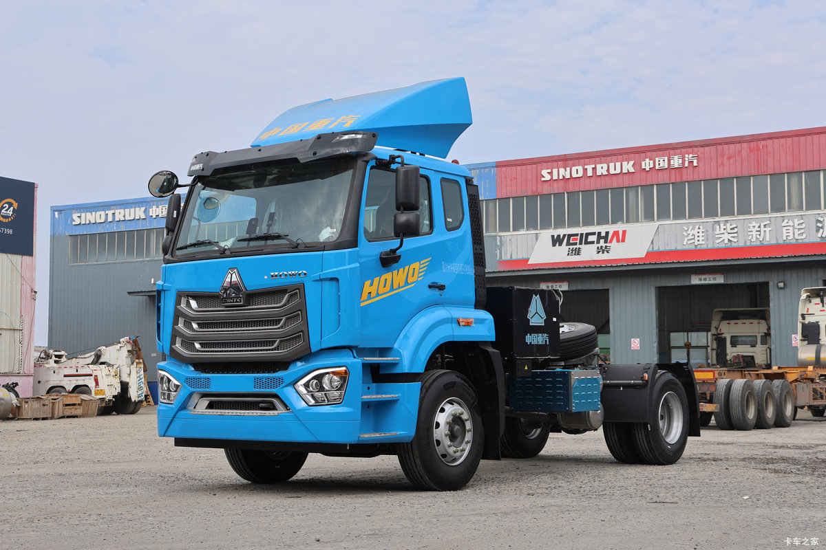 重汽豪沃HOWO TS5 4X2 纯电动牵引车200.3kWh 重汽豪沃HOWO TS5 4X2 纯电动牵引车200.3kWh